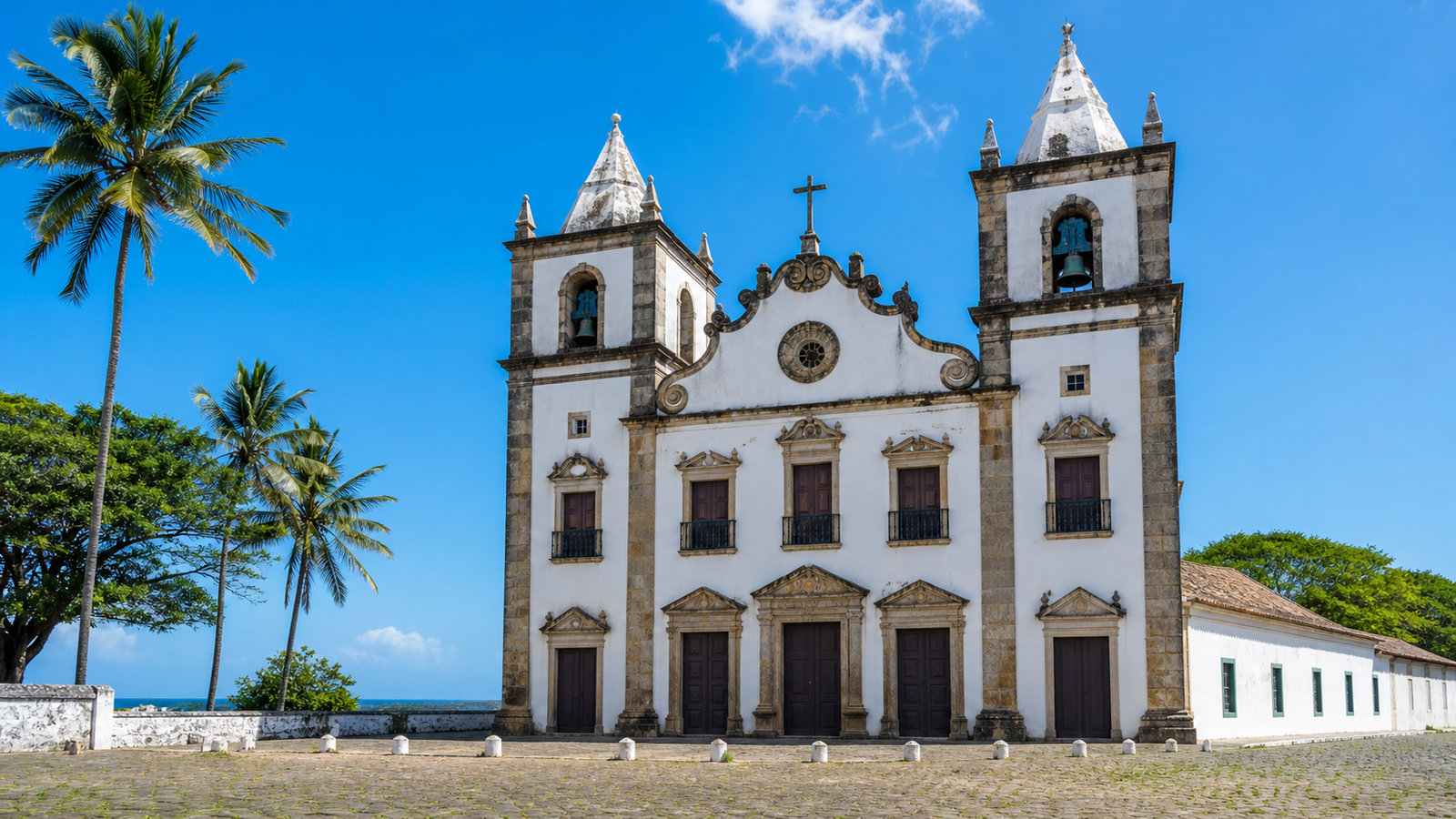 Alto da Sé in Olinda: How to Visit Without Wasting Time or Money 2 Historic facade of Catedral da Sé in Olinda Pernambuco under bright blue sky.